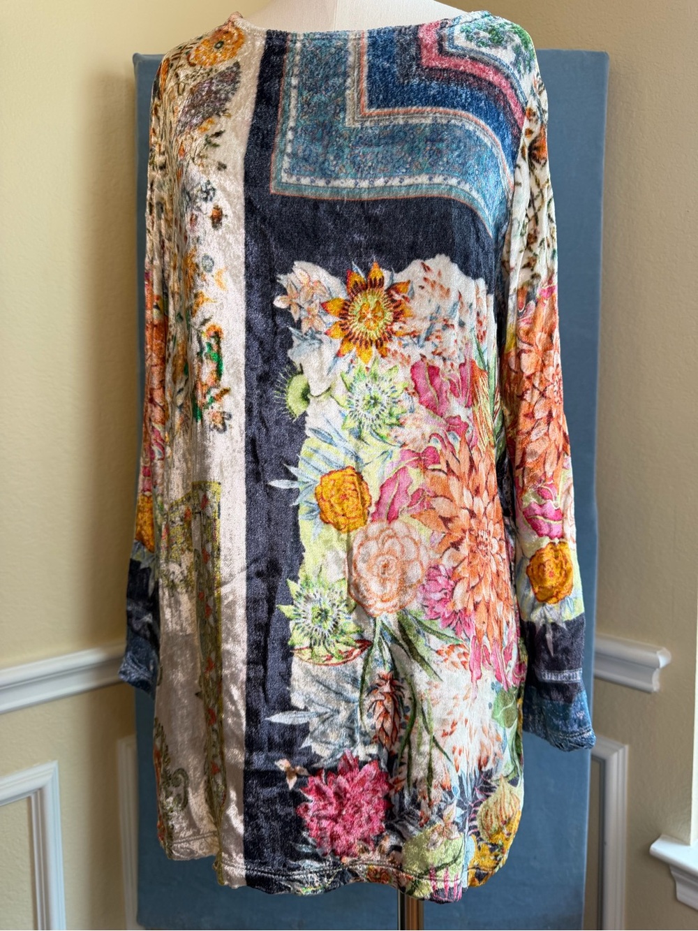 Soft Surroundings Floral Velvet Tunic Top in Multi Color Size S